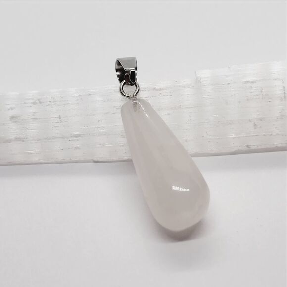 Rose Quartz Teardrop Pendant Bead 27x10mm Subtle Pink Hue - Picture 1 of 6